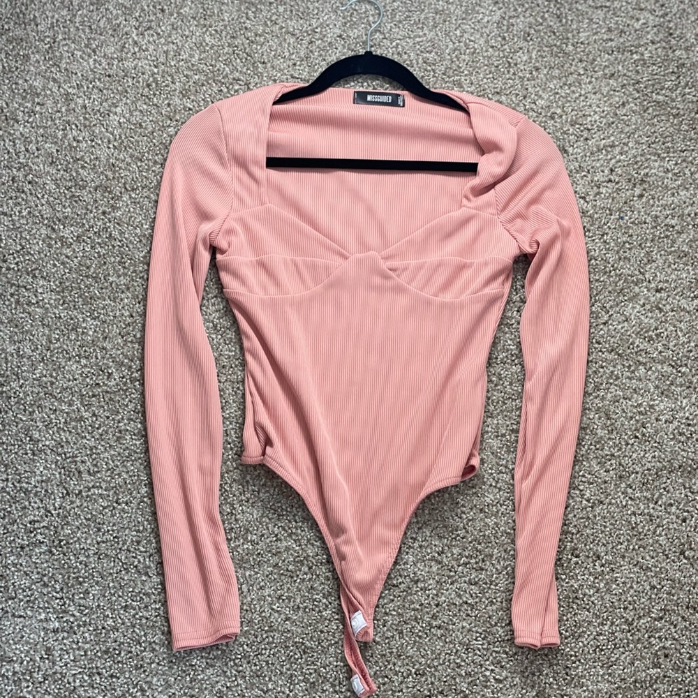 Blush Pink Sweetheart Long Sleeve Ribbed Bodysuit. Never worn. Small